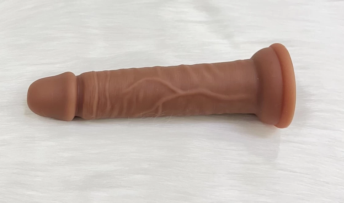 Dương vật giả có đế siêu mềm 7 inch
