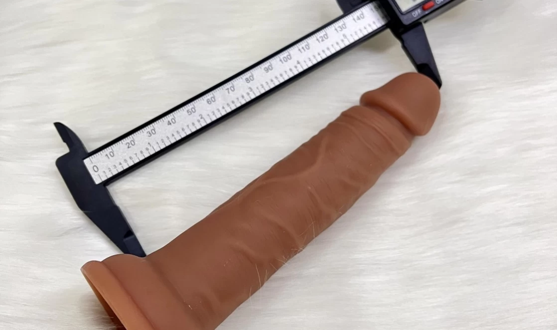 Dương vật giả có đế siêu mềm 7 inch