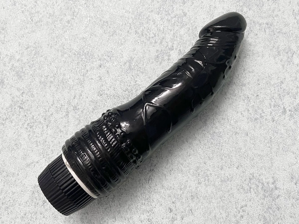 Dương v&acirc;̣t giả silicon cong Shaki Sweet