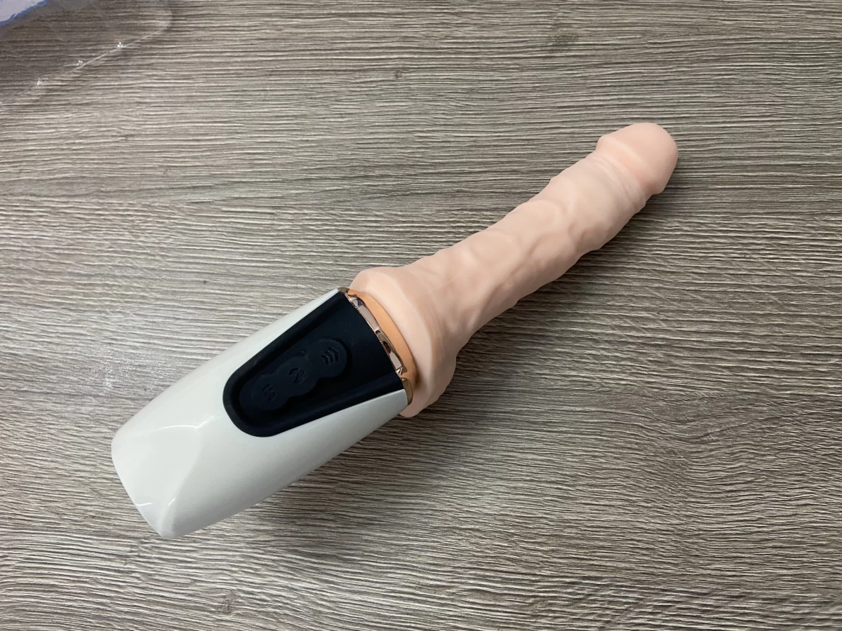 Thanh L&yacute; Mới 100% - Tổng hợp dương vật giả pin sạc mất chức năng rung, r&aacute;ch nhẹ