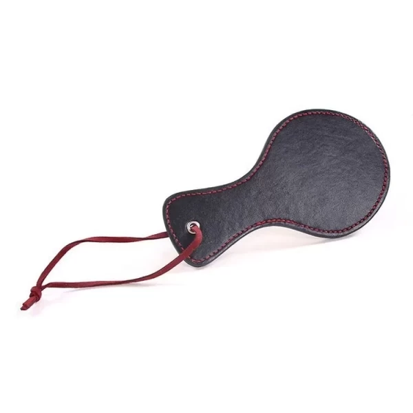 Dụng cụ roi da phết mông