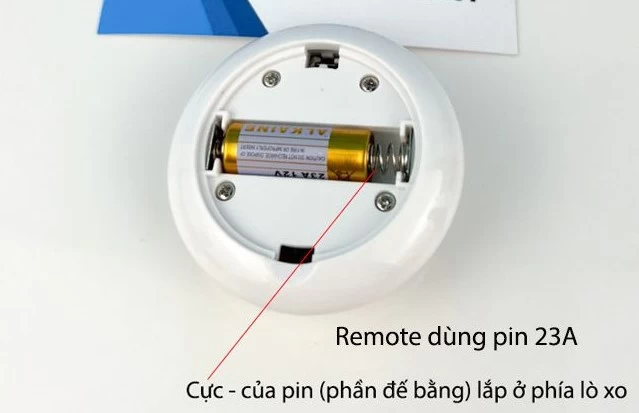Dương vật giả có đế rung ngoáy YEAIN Devil điều khiển từ xa
