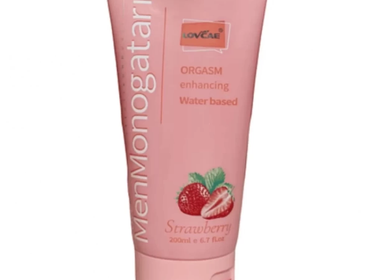 Gel bôi trơn MenMonogatari Hương Dâu 200ml