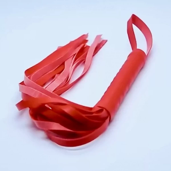 Đồ chơi bạo dâm nhiều món da mịn, lông mềm màu đỏ