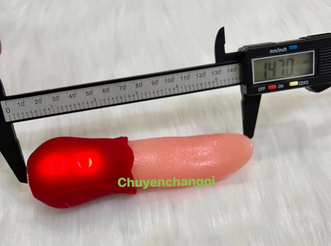 Lưỡi liếm điểm G nhỏ gọn bao phê