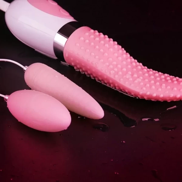 Lưỡi liếm massa âm đạo kèm 2 trứng rung siêu kích thích