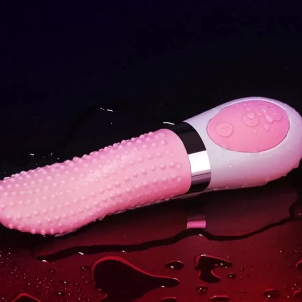 Lưỡi liếm massa âm đạo kèm 2 trứng rung siêu kích thích