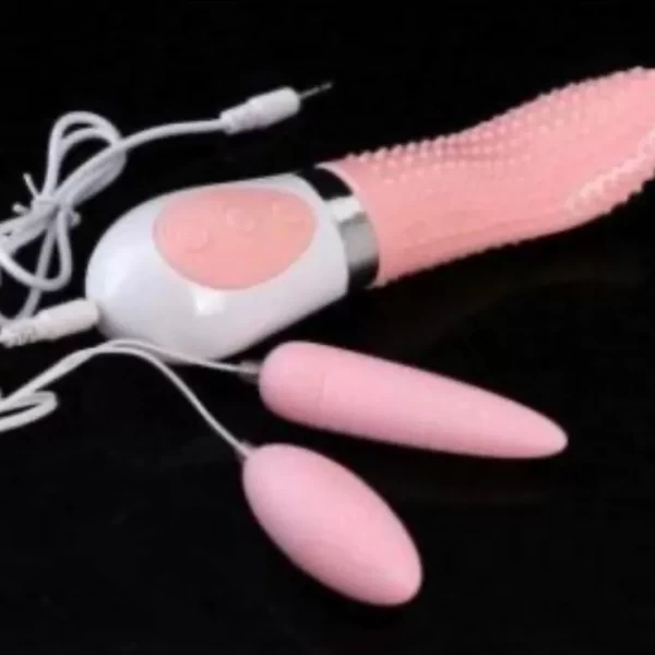 Lưỡi liếm massa âm đạo kèm 2 trứng rung siêu kích thích
