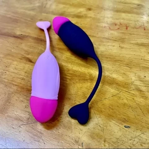 Trứng rung tình yêu đuôi trái tim