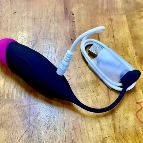 Trứng rung tình yêu đuôi trái tim