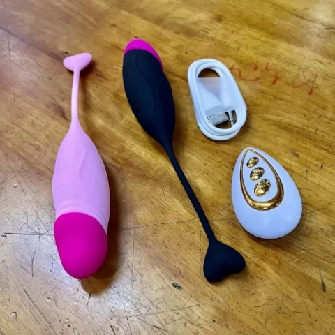 Trứng rung tình yêu đuôi trái tim