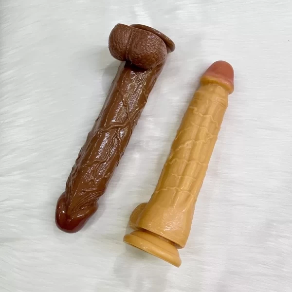 Dương vật c&oacute; đế size khủng mềm mại