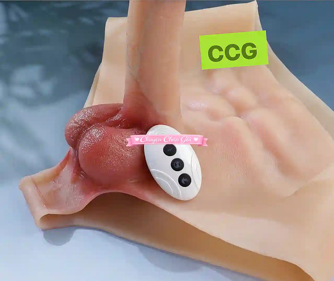 Quần đeo dương vật tích hợp rung phát nhiệt có điều khiển từ xa
